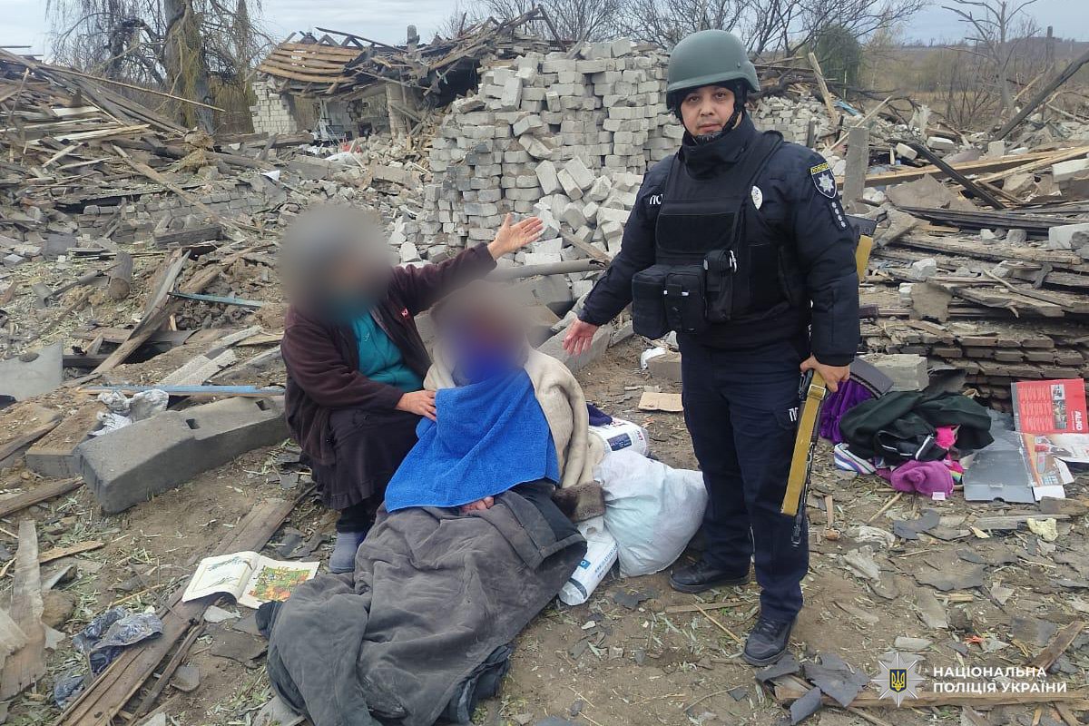 Поліція врятувала 83-річну жінку після авіаудару по Куп’янському району
